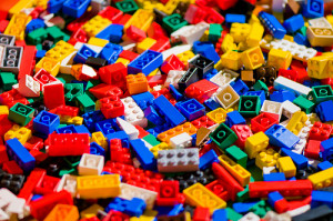 LEGOS horizontal